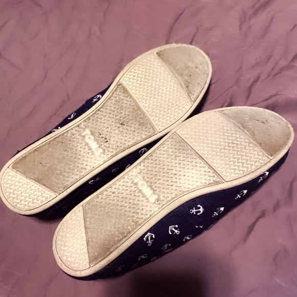 Size 11 Tom’s Navy with white anchor DO NOT BUY - Picture 4 of 4